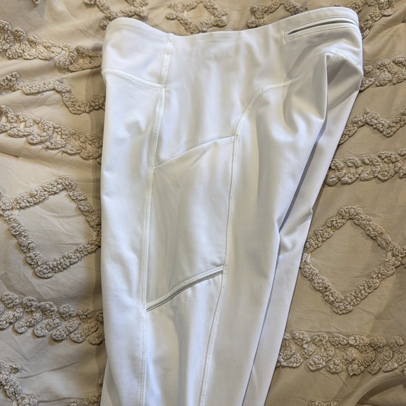 Lululemon leggings w/ zipper on back and side pockets - Picture 3 of 3